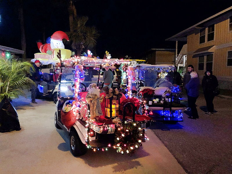 Christmas eve at Gulf to Bay 2022 - Slide 2