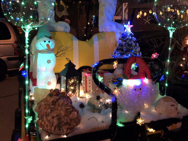 Christmas eve at Gulf to Bay 2022 - Slide 5